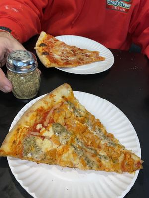 Artichoke pizza  at Screamer's Pizzeria - Greenpoint in Brooklyn