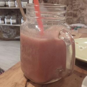 Batido de sandía, manzana y chía at Xícara Tenda in Santiago De Compostela