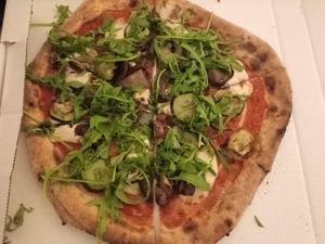 Vegan pizza at Vero Bio-Pizzeria in Vienna