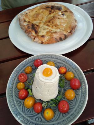 mozabella cheese with garlic pizza bread at Vero Bio-Pizzeria in Vienna