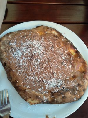 vegan nutella coconut pizza for dessert  at Vero Bio-Pizzeria in Vienna