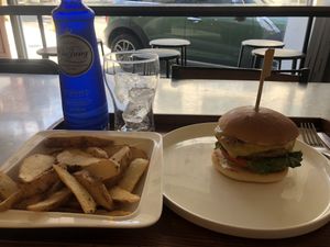 Huggie Burger and Wedges at Huggers - 허거스 in Seoul