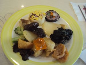 Lunch buffet at Veg Green in Seoul