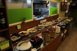 lots of good food!!! real good food!!! everything was so  delicious and I'm a very picky person but I wish I lived near by so I can go to this restaurant every single day! ^^ at Veg Green in Seoul