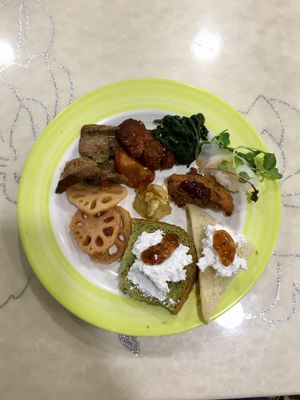 Final plate with all of my favourites at Veg Green in Seoul