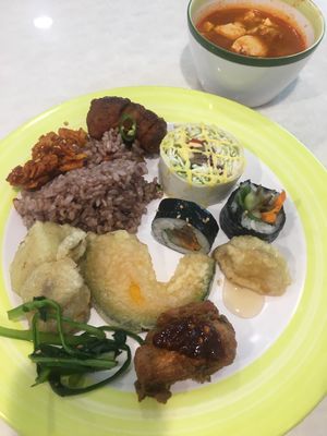 Everything's so good ❤️ at Veg Green in Seoul