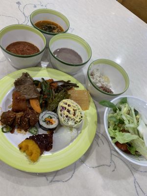 My first plate out of many at Veg Green in Seoul