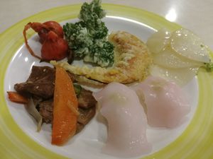 빨강무 김치, 비건 초밥 at Veg Green in Seoul