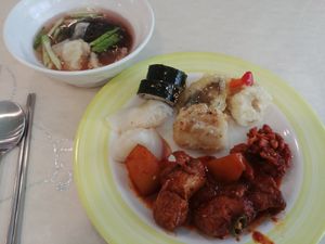 비건 냉면, 콩볶음탕, 바나나 튀김 at Veg Green in Seoul