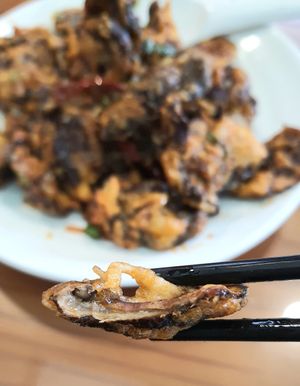 mushrooms Kkanpunggi-style 깐풍버섯 - close-up at Gawon - 가원 in Seoul