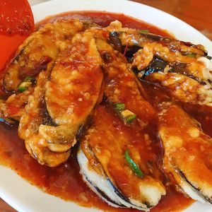 가지사이에 두부가 들어간 일품요리! 소 자기준 25000원 (Fried eggplant with tofu and chili sauce. Small size 25000won)  at Gawon - 가원 in Seoul