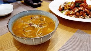 Spicy vegetable soup at Vegenarang in Busan