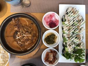 Chegaejang and avocado roll at Vegenarang in Busan