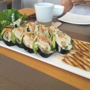avocado roll at Vegenarang in Busan