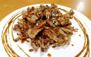 Crispy fried oyster mushrooms at Vegenarang in Busan