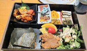 Lotus Leaf Rice Set at Vegenarang in Busan