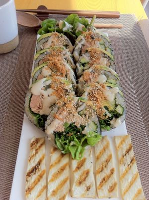 Avocado roll at Vegenarang in Busan