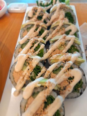 Avocado roll at Vegenarang in Busan