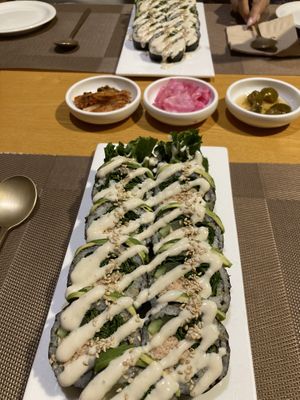 Avocadorolle (super gut)  at Vegenarang in Busan