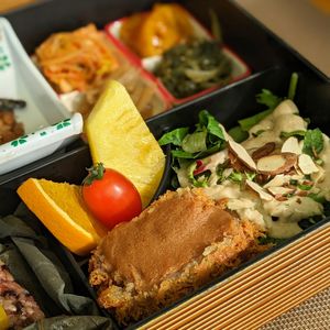 Vegan Lotus Leaf Rice Set  at Vegenarang in Busan