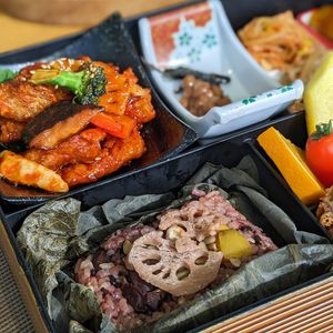 Vegan Lotus Leaf Rice Set  at Vegenarang in Busan