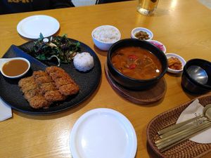 Fried beancurd and spicy soup at Vegenarang in Busan