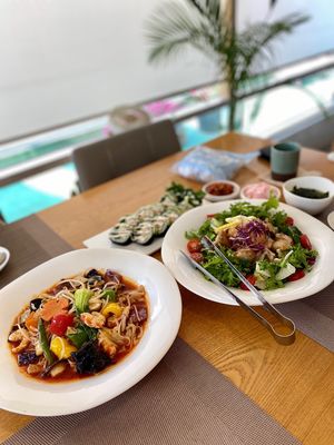 Always good! Avocado roll, spicy noodle, fried mushrooms so yummy  at Vegenarang in Busan