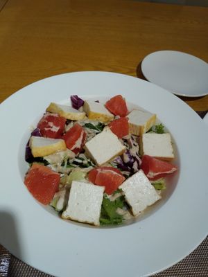 Tofu grapefruit salad at Vegenarang in Busan