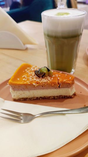 Passion fruit cheesecake at Slodki Bez in Warsaw