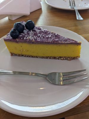 Bezsernik mango at Slodki Bez in Warsaw