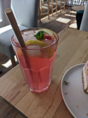 Lemonade at Slodki Bez in Warsaw
