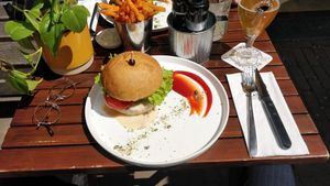 Great cheese (fondue) burger at Meatless District - Da Costabuurt in Amsterdam