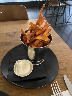 Sweet potato fries: very good (nice crisp) at Meatless District - Da Costabuurt in Amsterdam