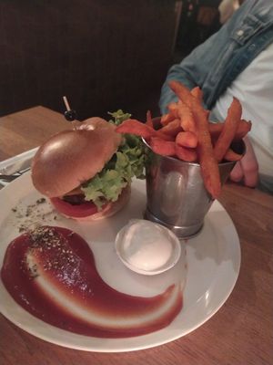 'cheese' burger at Meatless District - Da Costabuurt in Amsterdam
