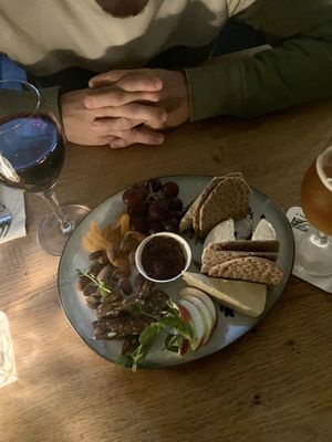 Assiette de fromages à partager, marque locale Max & Bien  at Meatless District - Da Costabuurt in Amsterdam