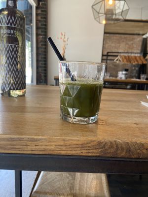 Green juice from JuiceBrothers: small, but allright (although a strong spirulina taste) at Meatless District - Da Costabuurt in Amsterdam