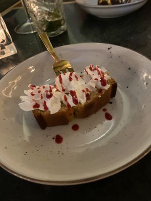 Lemon cake with whipped cream: good  at Meatless District - Da Costabuurt in Amsterdam
