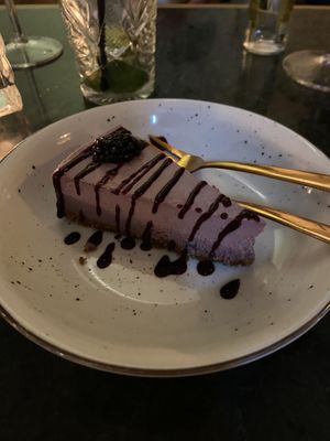 Blackberry cheesecake: quite good, but raw  at Meatless District - Da Costabuurt in Amsterdam