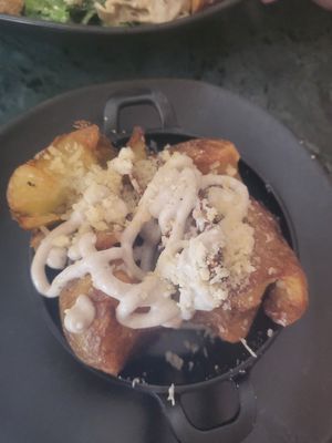 Smashed Potatoes at Meatless District - Da Costabuurt in Amsterdam