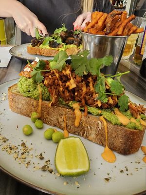 The spicy pulled jackfruit sandwich at Meatless District - Da Costabuurt in Amsterdam