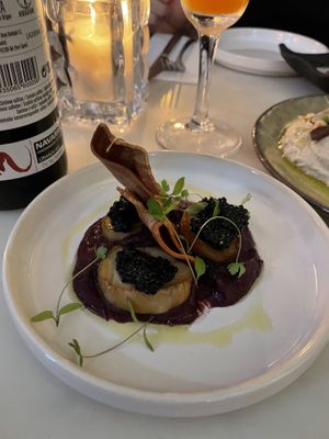 King oyster scallops with caviar   at Meatless District - Da Costabuurt in Amsterdam