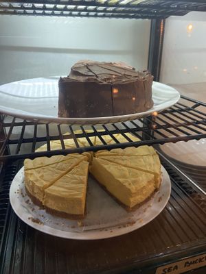 Pies Thursday 30 Jan 2025: chocolate and passionfruit cheesecake at Meatless District - Da Costabuurt in Amsterdam