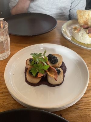 Oyster mushroom scallops   at Meatless District - Da Costabuurt in Amsterdam