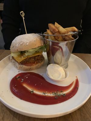 Cheeseburger at Meatless District - Da Costabuurt in Amsterdam