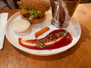 Cheeseburger with sweet potato fries at Meatless District - Da Costabuurt in Amsterdam