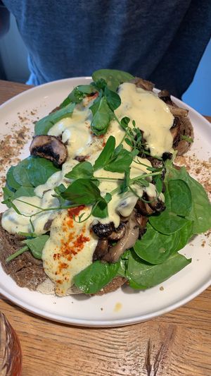 Mushroom Benadict at Meatless District - Da Costabuurt in Amsterdam