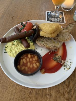 Full English at Meatless District - Da Costabuurt in Amsterdam