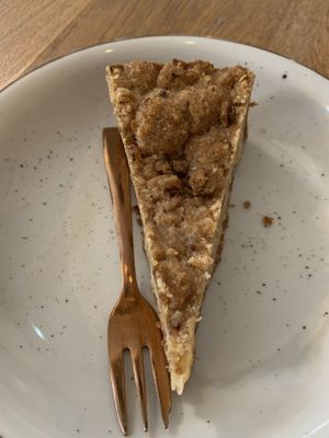 Apple crumble at Meatless District - Da Costabuurt in Amsterdam