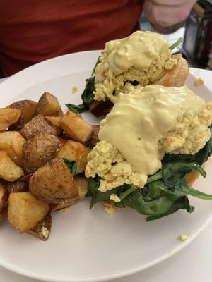 Eggs Benedict at Sticky Fingers Diner in Washington