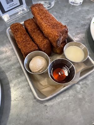 French toast at Sticky Fingers Diner in Washington